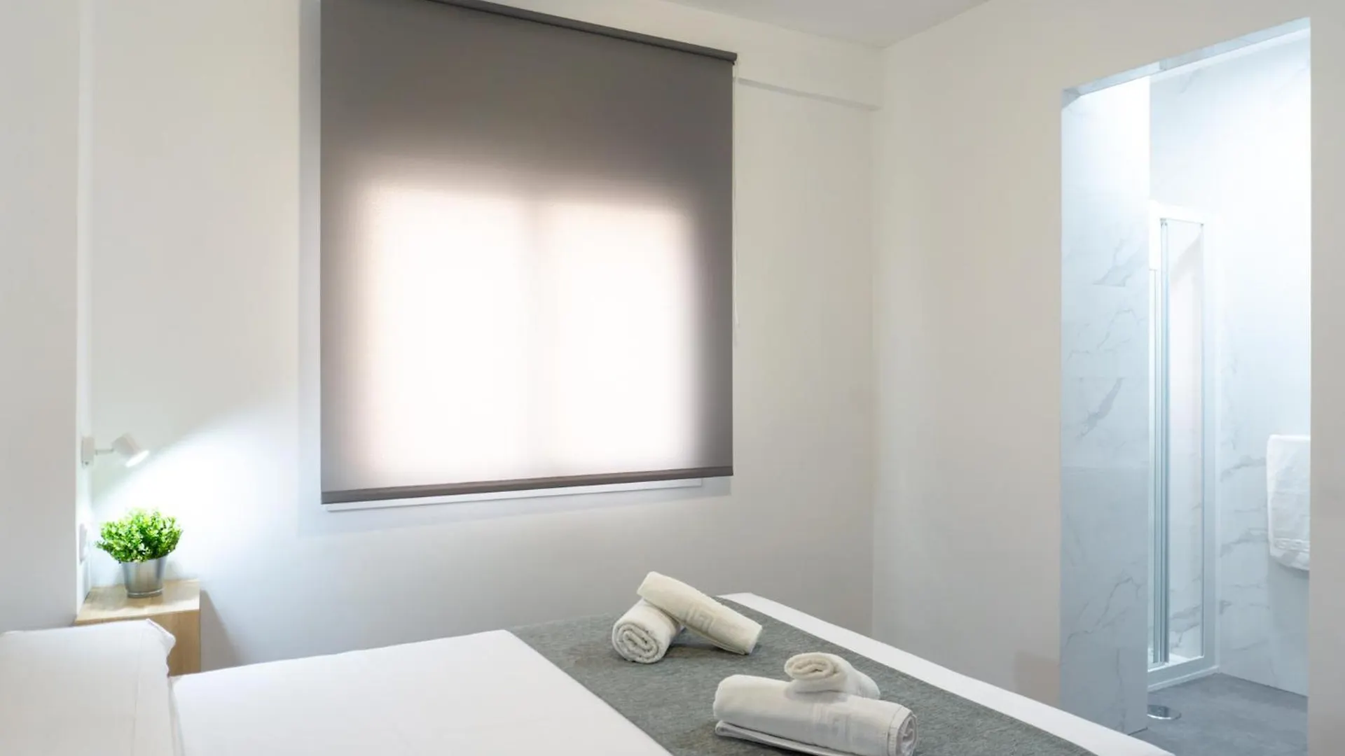 Apartamento Amplio Con Dos Banos Malaga Spain