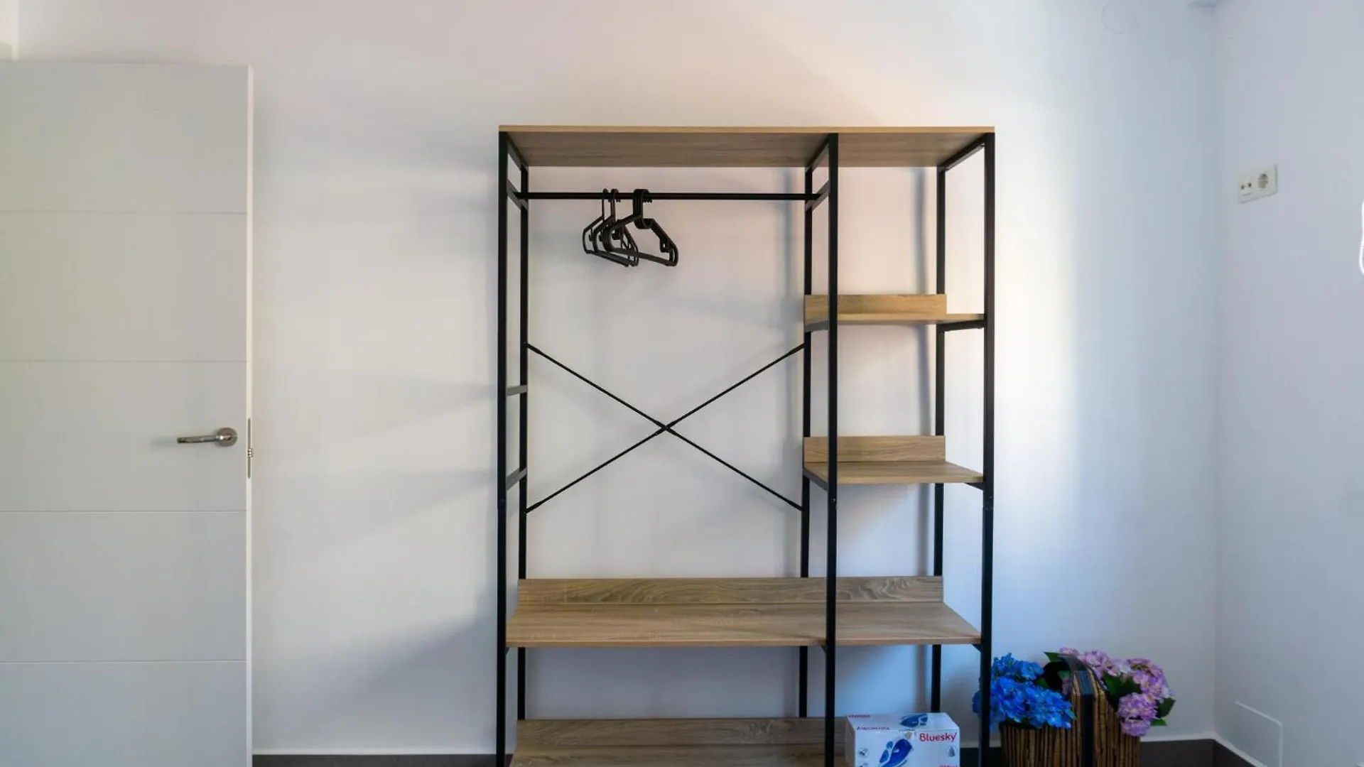 Apartamento Amplio Con Dos Banos Malaga 0*,  Spain