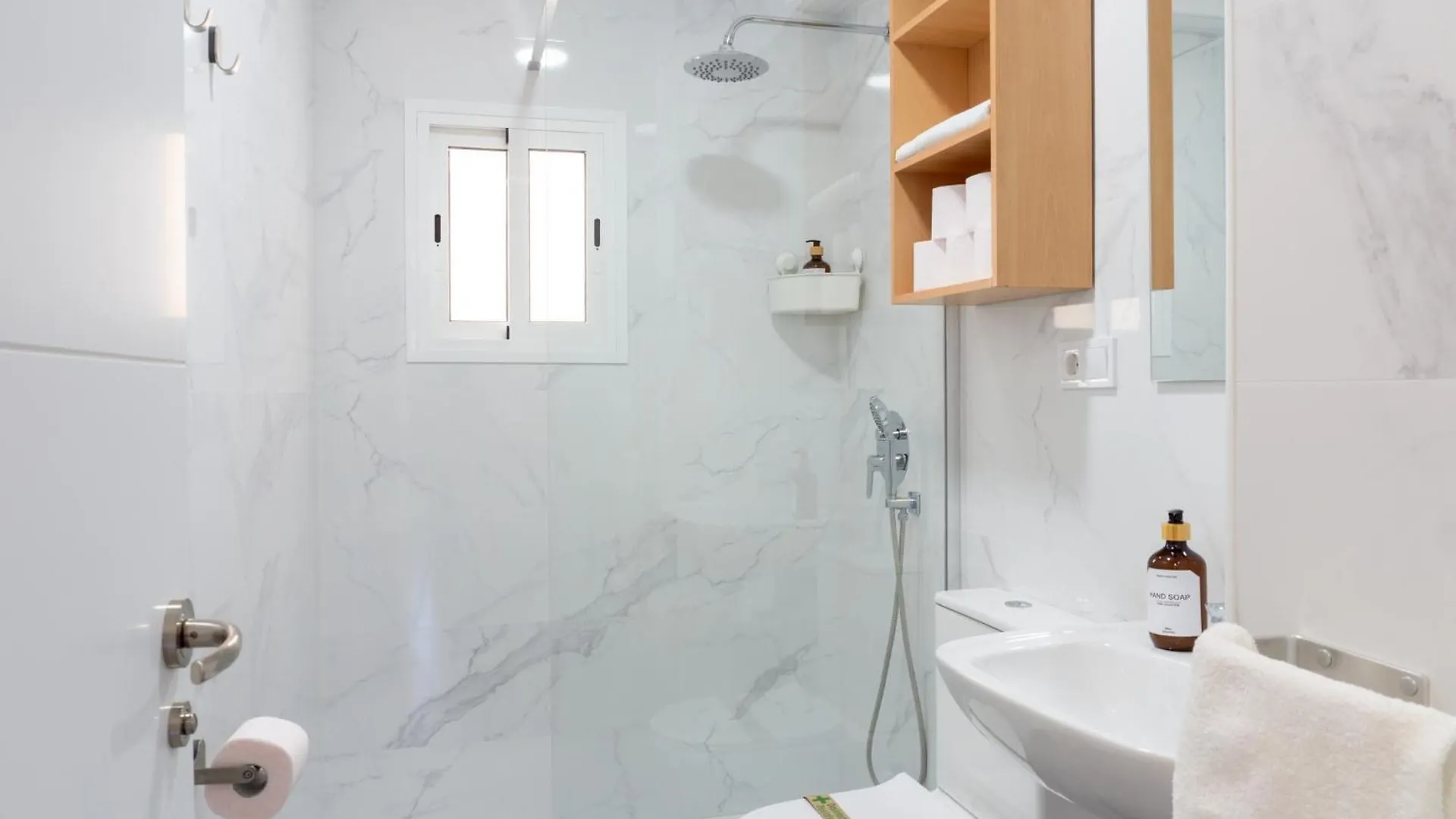 Apartamento Amplio Con Dos Banos 马拉加 公寓